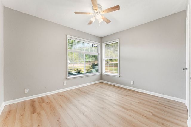 1236 S Brazos Street, Weatherford, TX 76086