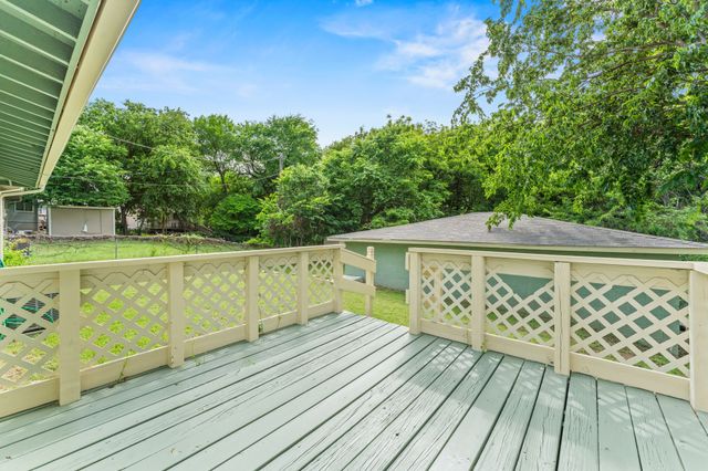 1236 S Brazos Street, Weatherford, TX 76086