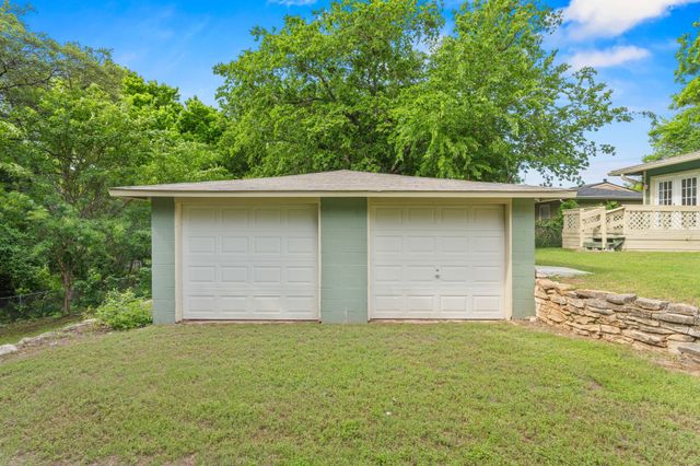 1236 S Brazos Street, Weatherford, TX 76086