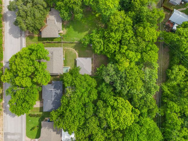 1236 S Brazos Street, Weatherford, TX 76086