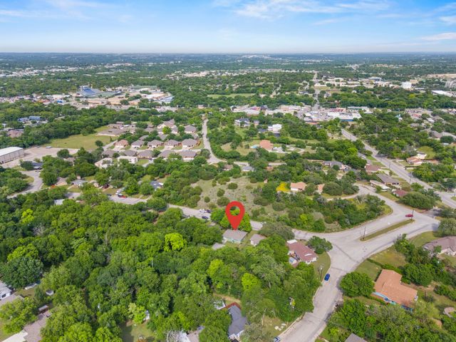1236 S Brazos Street, Weatherford, TX 76086