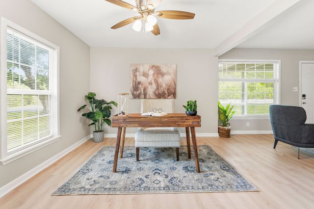 1236 S Brazos Street, Weatherford, TX 76086