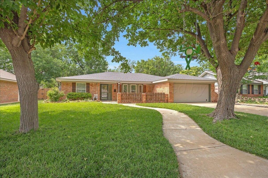 6215 ELMHURST Road, Amarillo, TX 79106