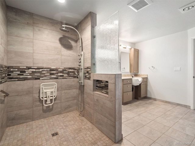 8415 W 80th Ave, Arvada, CO 80005