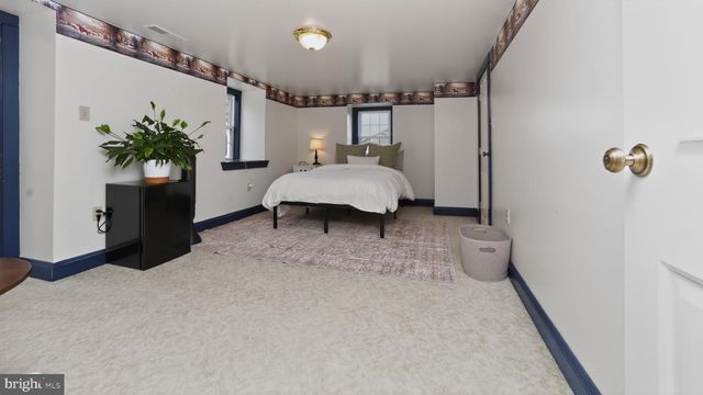 1505 W KINGS HWY, Gap, PA 17527