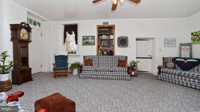 1505 W KINGS HWY, Gap, PA 17527