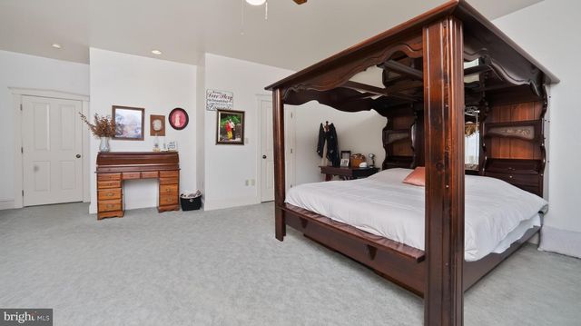1505 W KINGS HWY, Gap, PA 17527