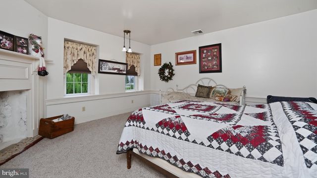 1505 W KINGS HWY, Gap, PA 17527
