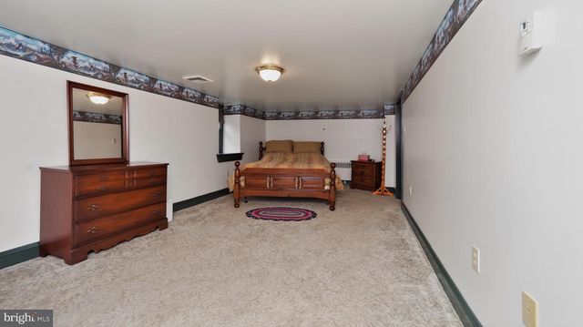 1505 W KINGS HWY, Gap, PA 17527