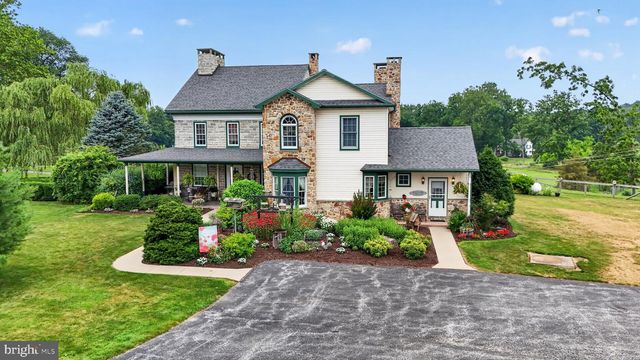 1505 W KINGS HWY, Gap, PA 17527