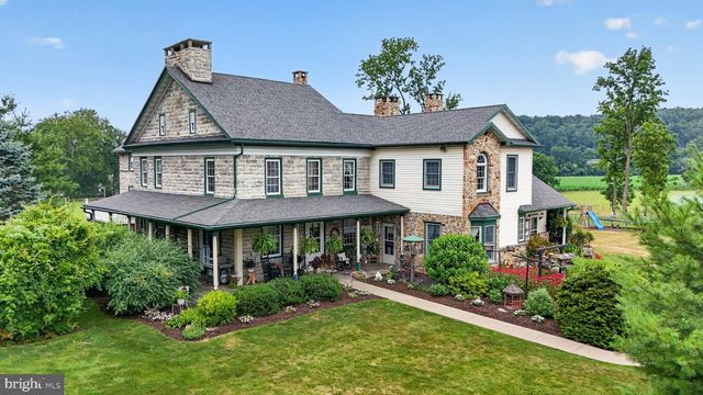 1505 W KINGS HWY, Gap, PA 17527