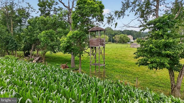 1505 W KINGS HWY, Gap, PA 17527