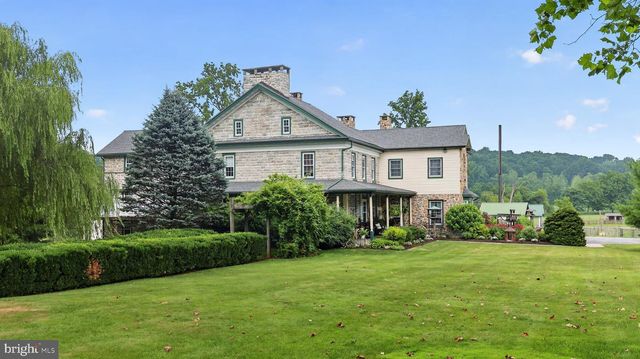 1505 W KINGS HWY, Gap, PA 17527