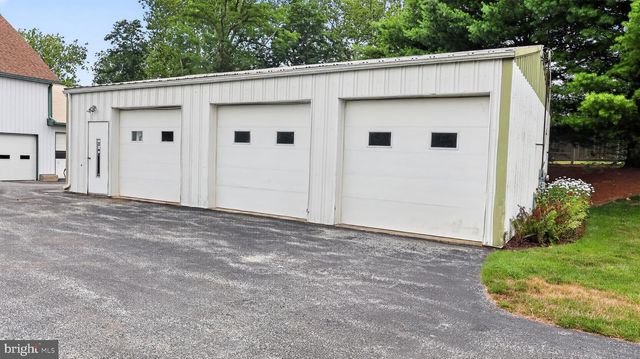 1505 W KINGS HWY, Gap, PA 17527