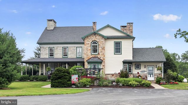1505 W KINGS HWY, Gap, PA 17527