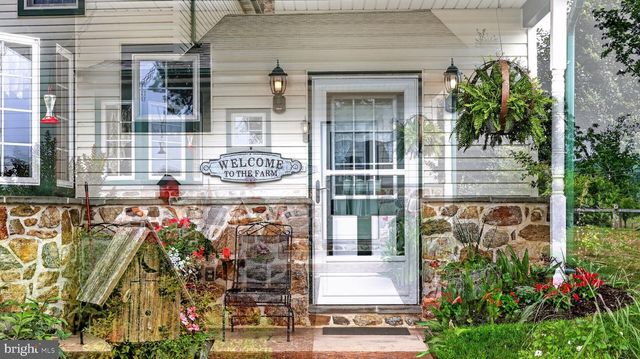 1505 W KINGS HWY, Gap, PA 17527