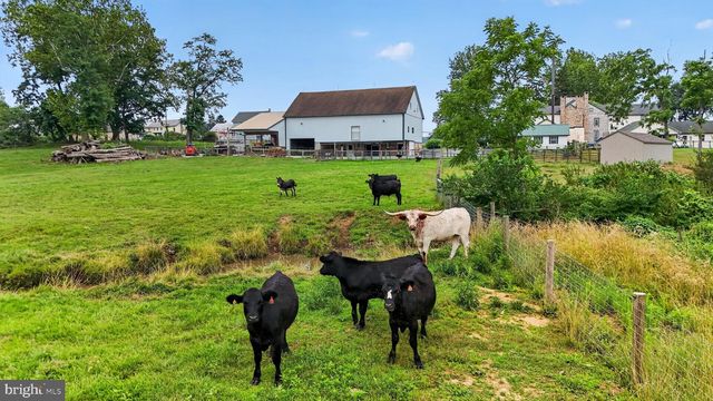 1505 W KINGS HWY, Gap, PA 17527