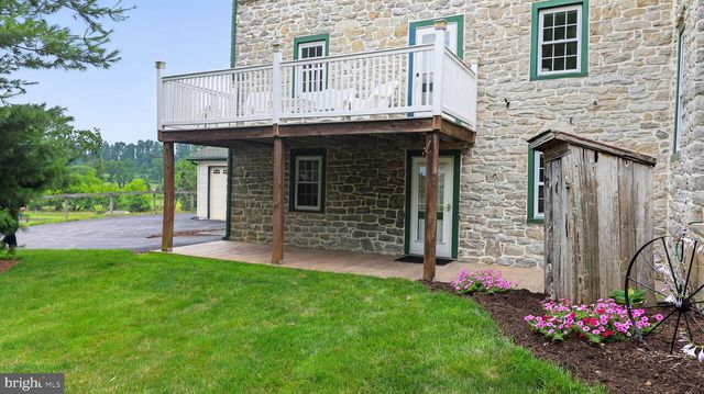 1505 W KINGS HWY, Gap, PA 17527