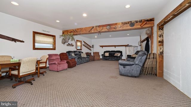 1505 W KINGS HWY, Gap, PA 17527