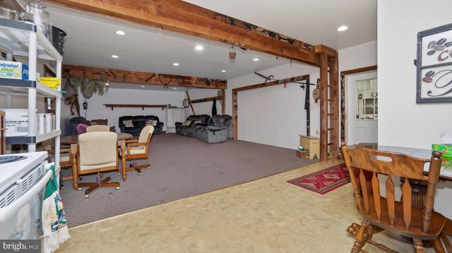 1505 W KINGS HWY, Gap, PA 17527