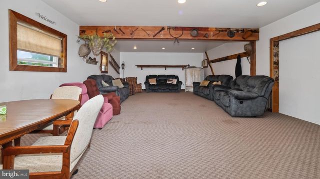 1505 W KINGS HWY, Gap, PA 17527