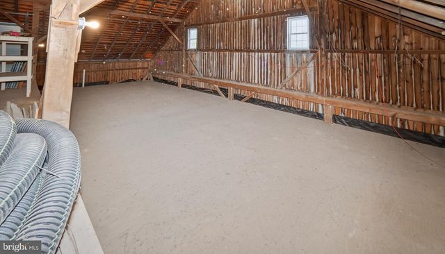 1505 W KINGS HWY, Gap, PA 17527
