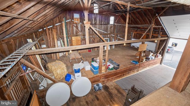 1505 W KINGS HWY, Gap, PA 17527