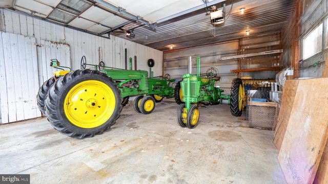 1505 W KINGS HWY, Gap, PA 17527