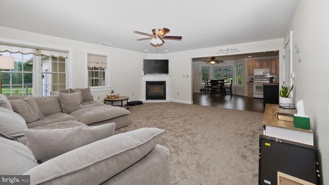 1505 W KINGS HWY, Gap, PA 17527