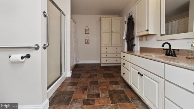 1505 W KINGS HWY, Gap, PA 17527