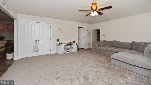 1505 W KINGS HWY, Gap, PA 17527