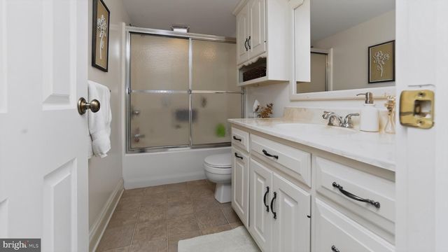 1505 W KINGS HWY, Gap, PA 17527