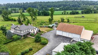 1505 W KINGS HWY, Gap, PA 17527