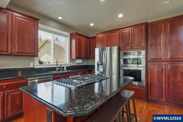 1007 Cooper Ct, Stayton, OR 97383