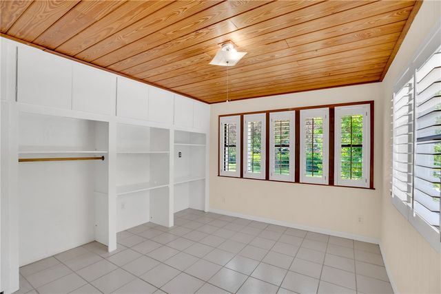 2002 Cordova Avenue, Vero Beach, FL 32960