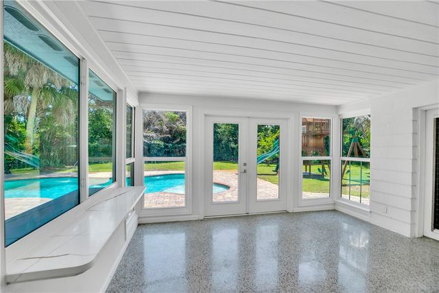 2002 Cordova Avenue, Vero Beach, FL 32960