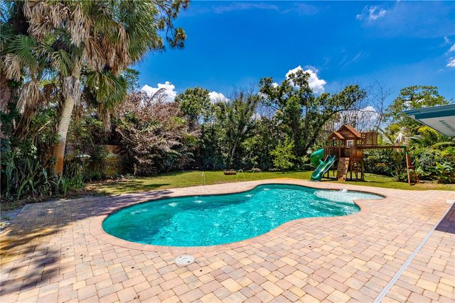 2002 Cordova Avenue, Vero Beach, FL 32960