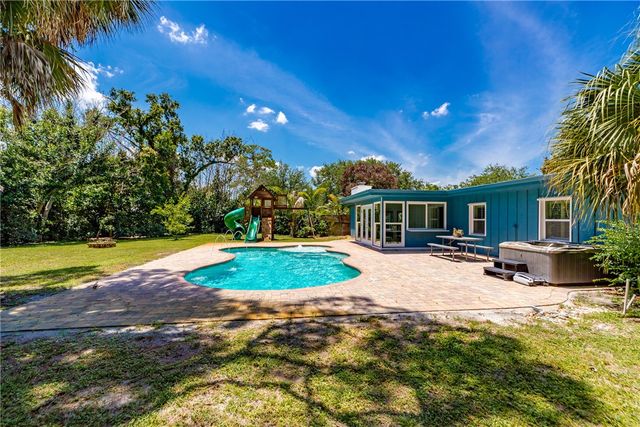 2002 Cordova Avenue, Vero Beach, FL 32960