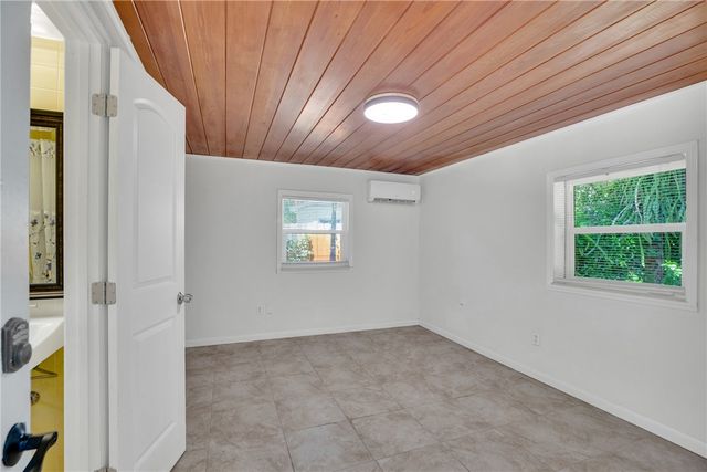 2002 Cordova Avenue, Vero Beach, FL 32960