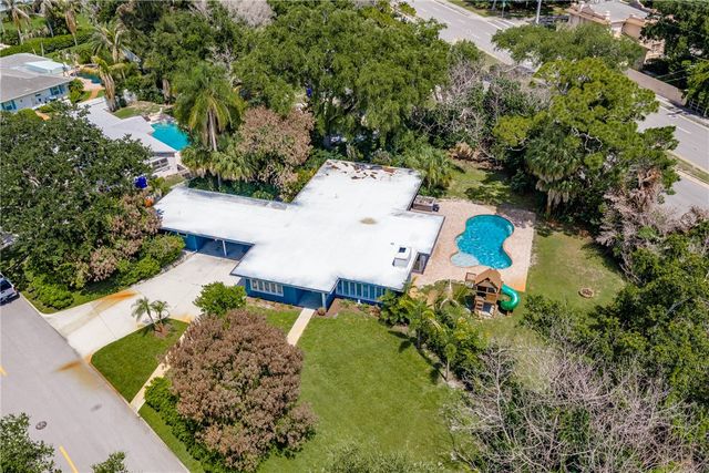 2002 Cordova Avenue, Vero Beach, FL 32960