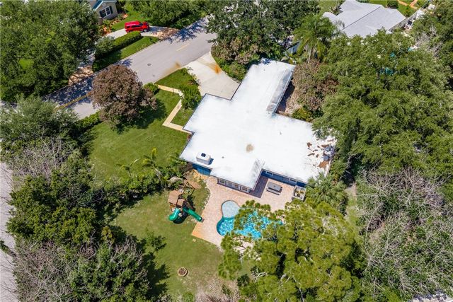 2002 Cordova Avenue, Vero Beach, FL 32960