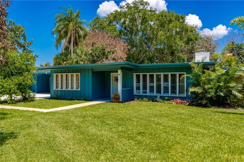 2002 Cordova Avenue, Vero Beach, FL 32960