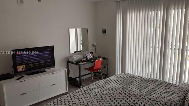 500 Brickell Ave 1507, Miami, FL 33131