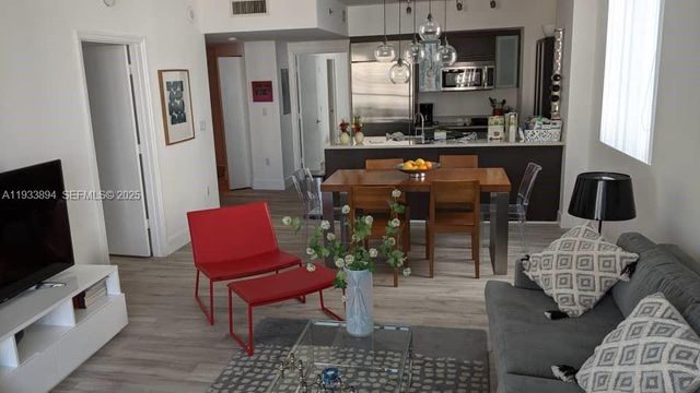 500 Brickell Ave 1507, Miami, FL 33131