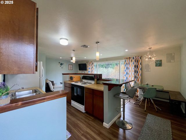 54825 ROBINSON Rd, Coquille, OR 97423