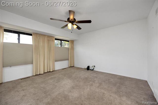 3082 Lindenwood Drive, Dearborn, MI 48120