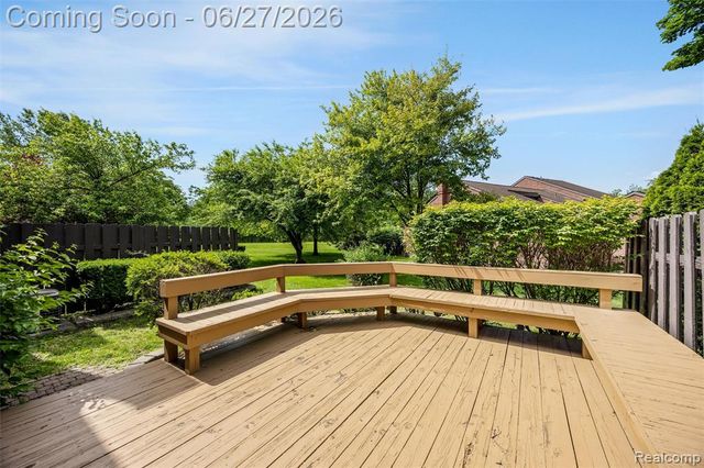 3082 Lindenwood Drive, Dearborn, MI 48120