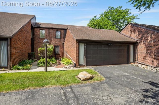 3082 Lindenwood Drive, Dearborn, MI 48120
