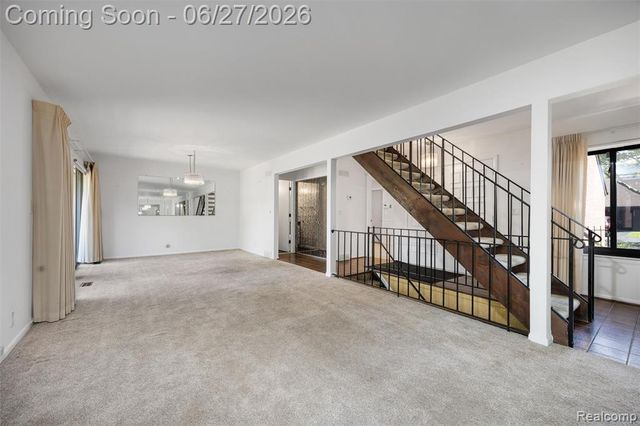3082 Lindenwood Drive, Dearborn, MI 48120