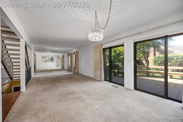 3082 Lindenwood Drive, Dearborn, MI 48120